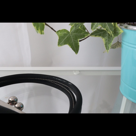 COPY - VINTAGE BLACK PURSE w/ WHITE STITCHING - Picture 3 of 4